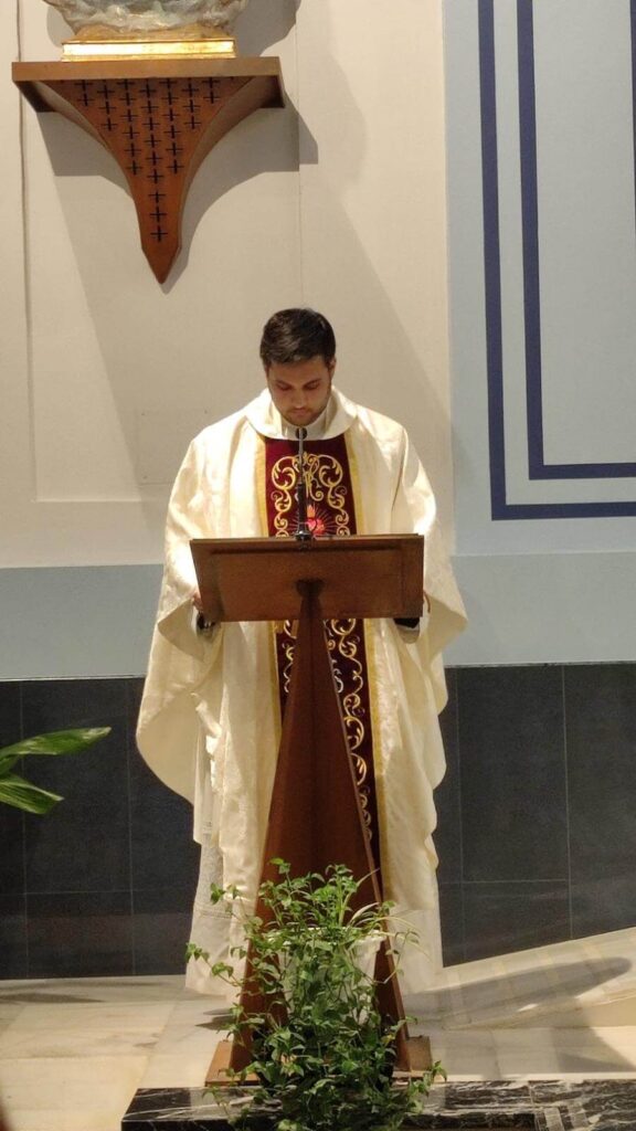 D. Roberto, vicario Parroquial de Consuegra.